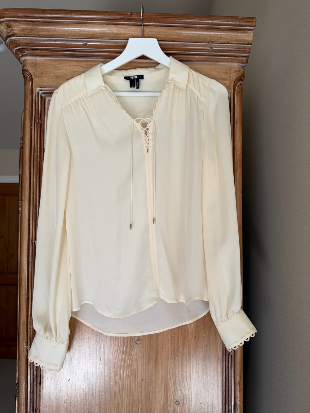 New PAIGE Madlee Blouse Size Medium